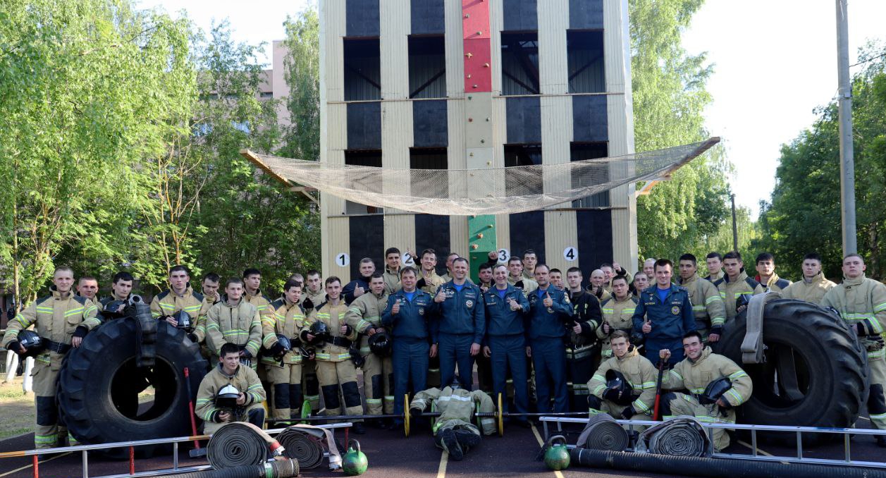 Обучающиеся Академии соревновались в пожарном функциональном многоборье