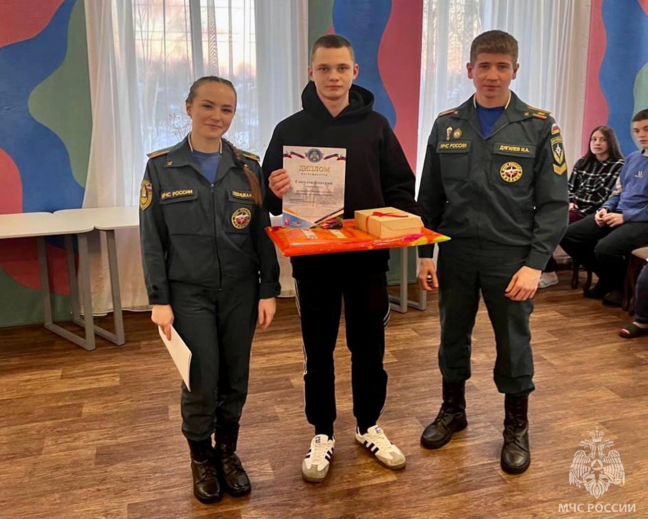 Курсанты 21-го курса посетили Васильевский детский дом, чтобы поздравить воспитанников с Днем защитника Отечества!