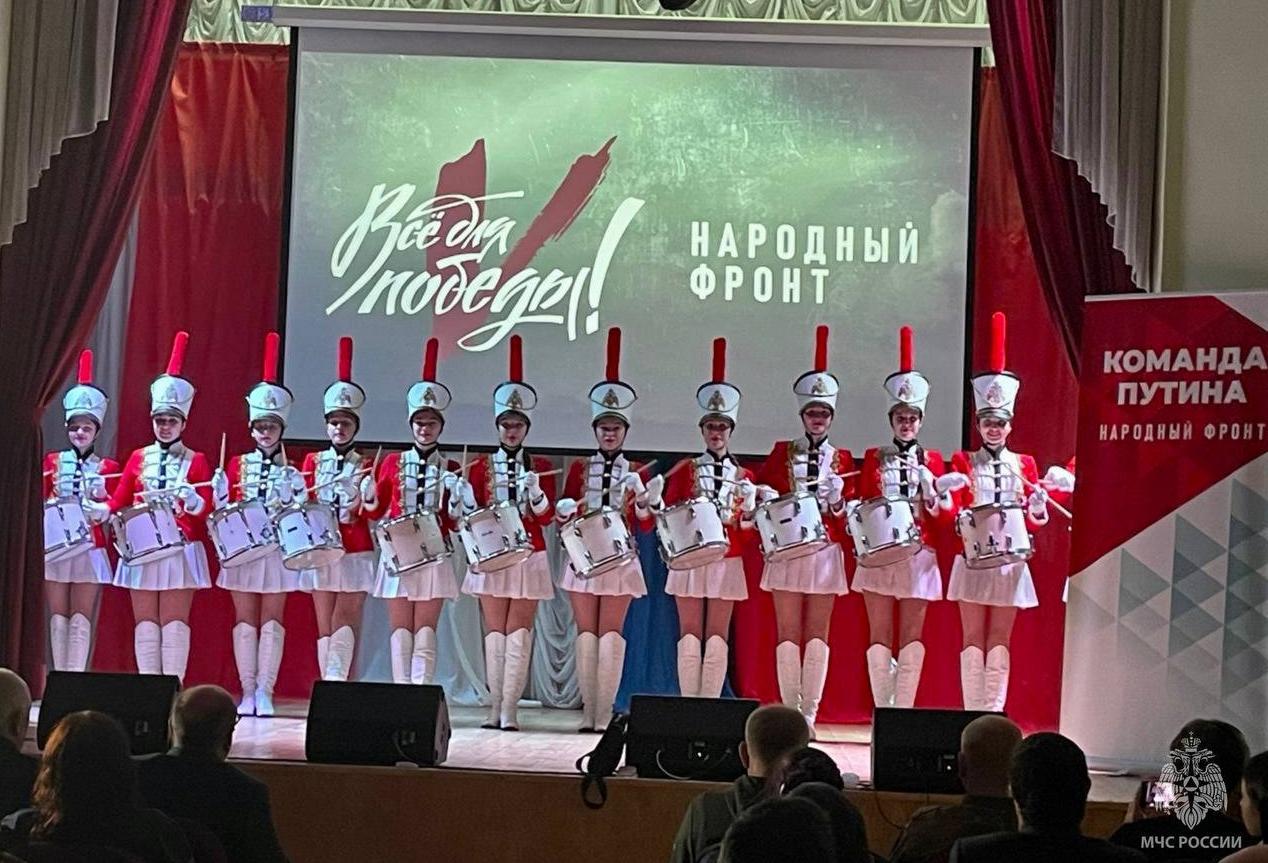 Вручение памятных нагрудных знаков «НАРОДНЫЙ ФРОНТ. ВСЕ ДЛЯ ПОБЕДЫ!»