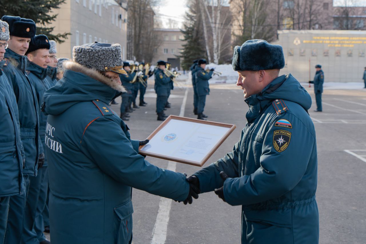 Состоялось торжественное награждение на еженедельном построении личного состава на плацу Академии
