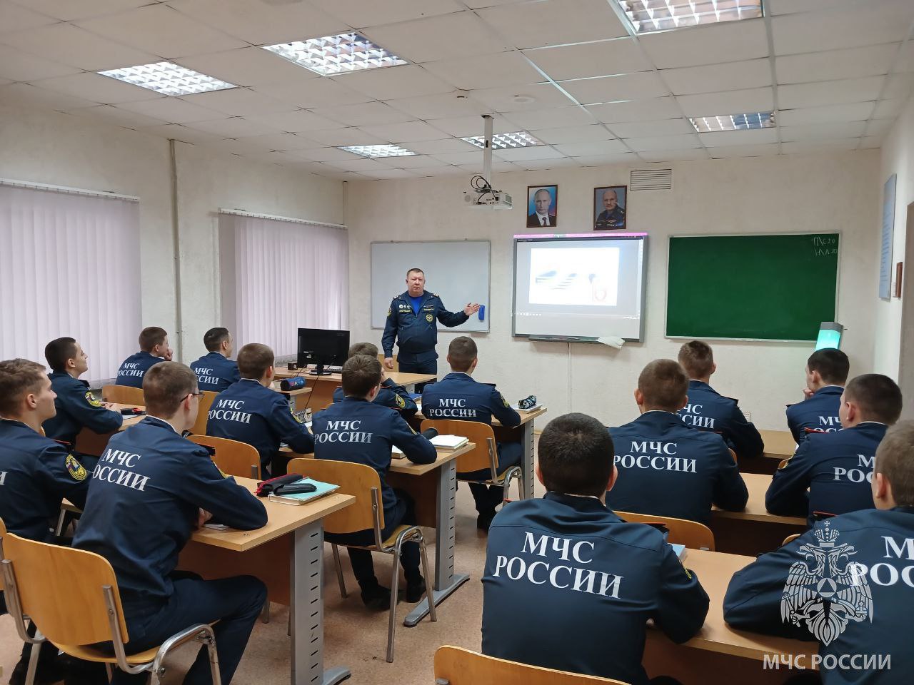 В Академии проходят мероприятия, приуроченные ко Дню Конституции Российской Федерации