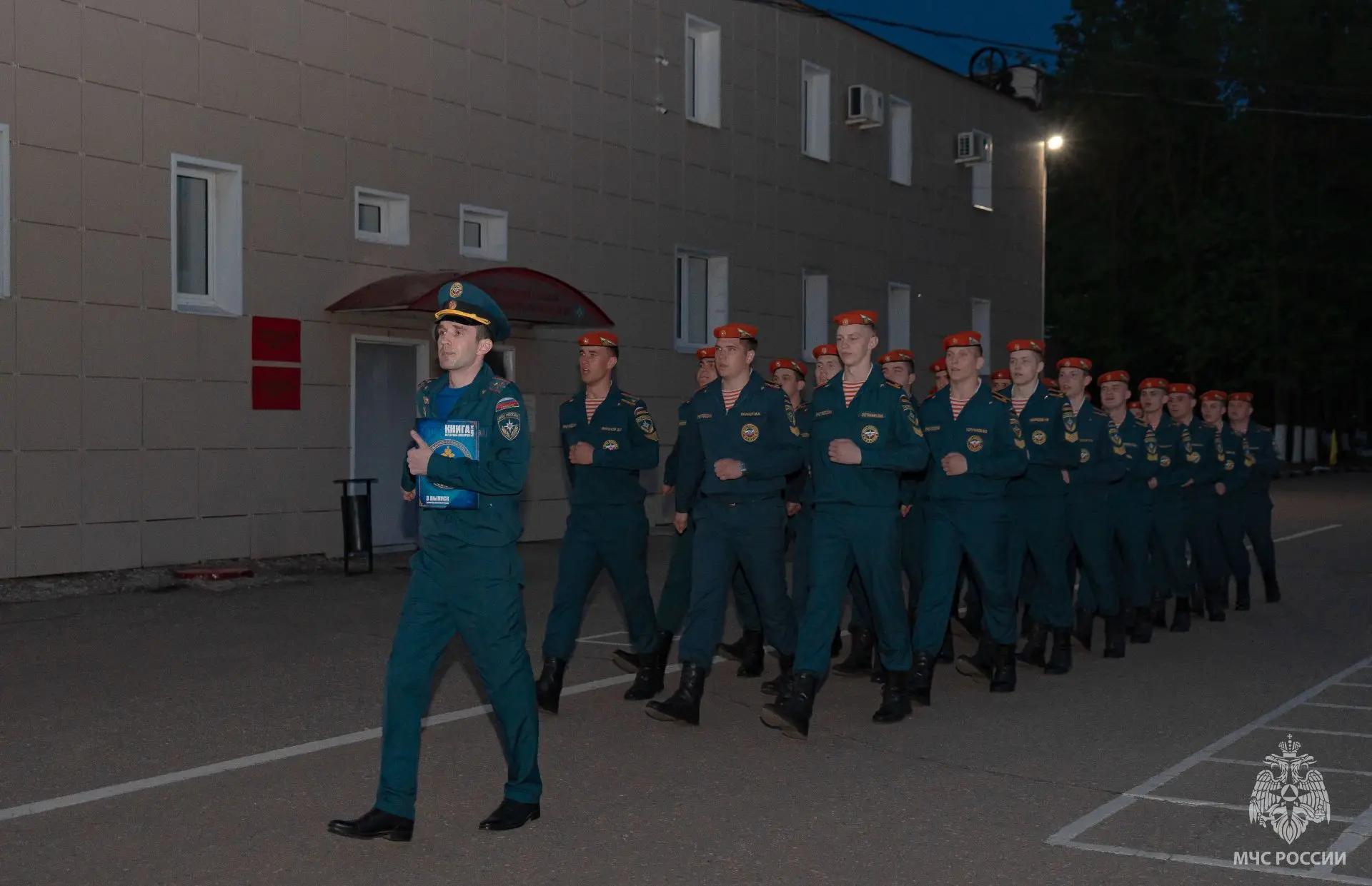 Выпускники академии на пороге новой жизни