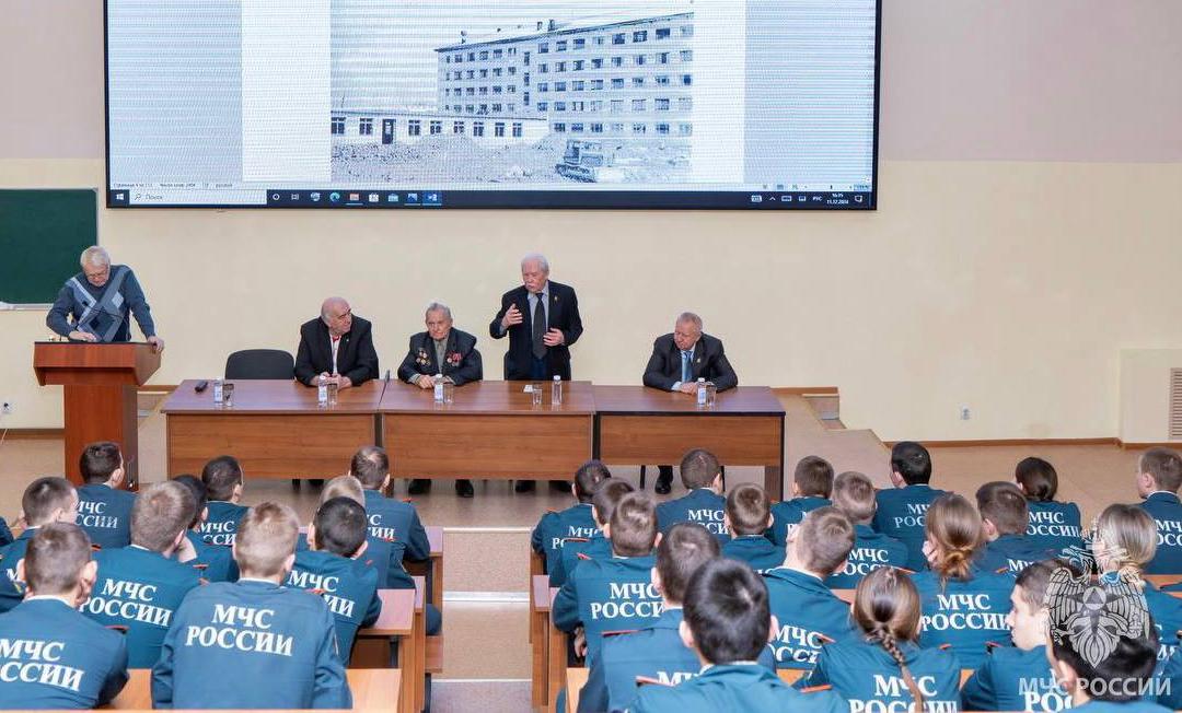 Встреча первокурсников с ветеранами учебного заведения