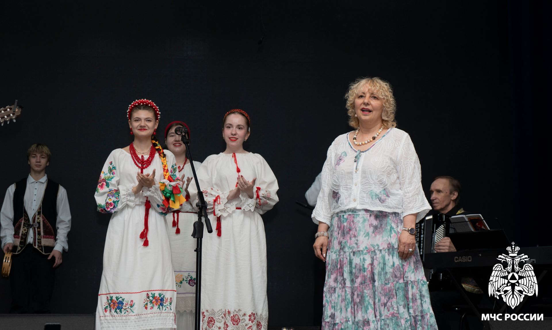 Праздник песни и единства