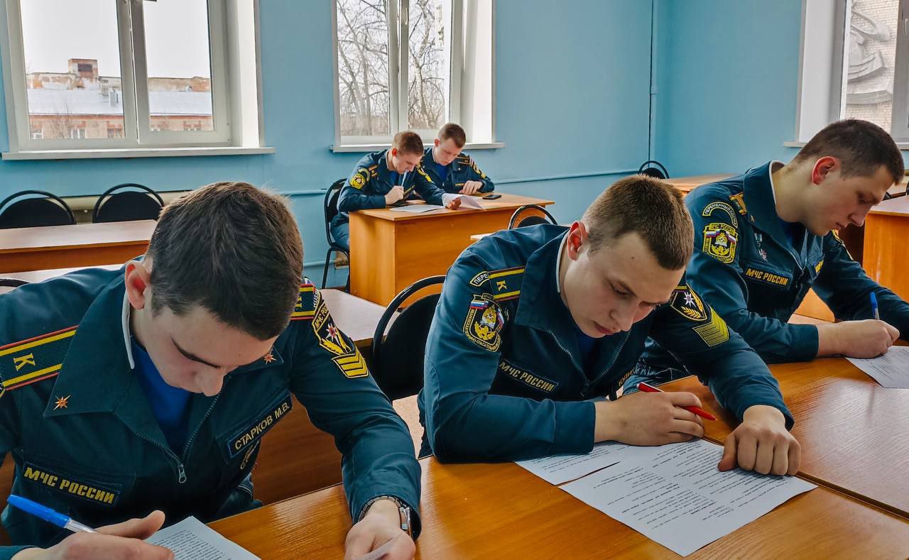 Курсанты Академии заняли 1-е и 2-е общекомандные места в региональном этапе соревнований «Человеческий фактор»