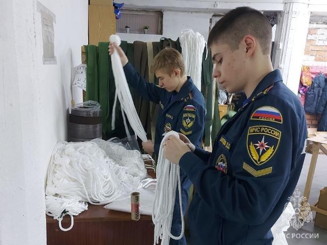 Обучающиеся Академии помогали формировать гуманитарную помощь участникам СВО