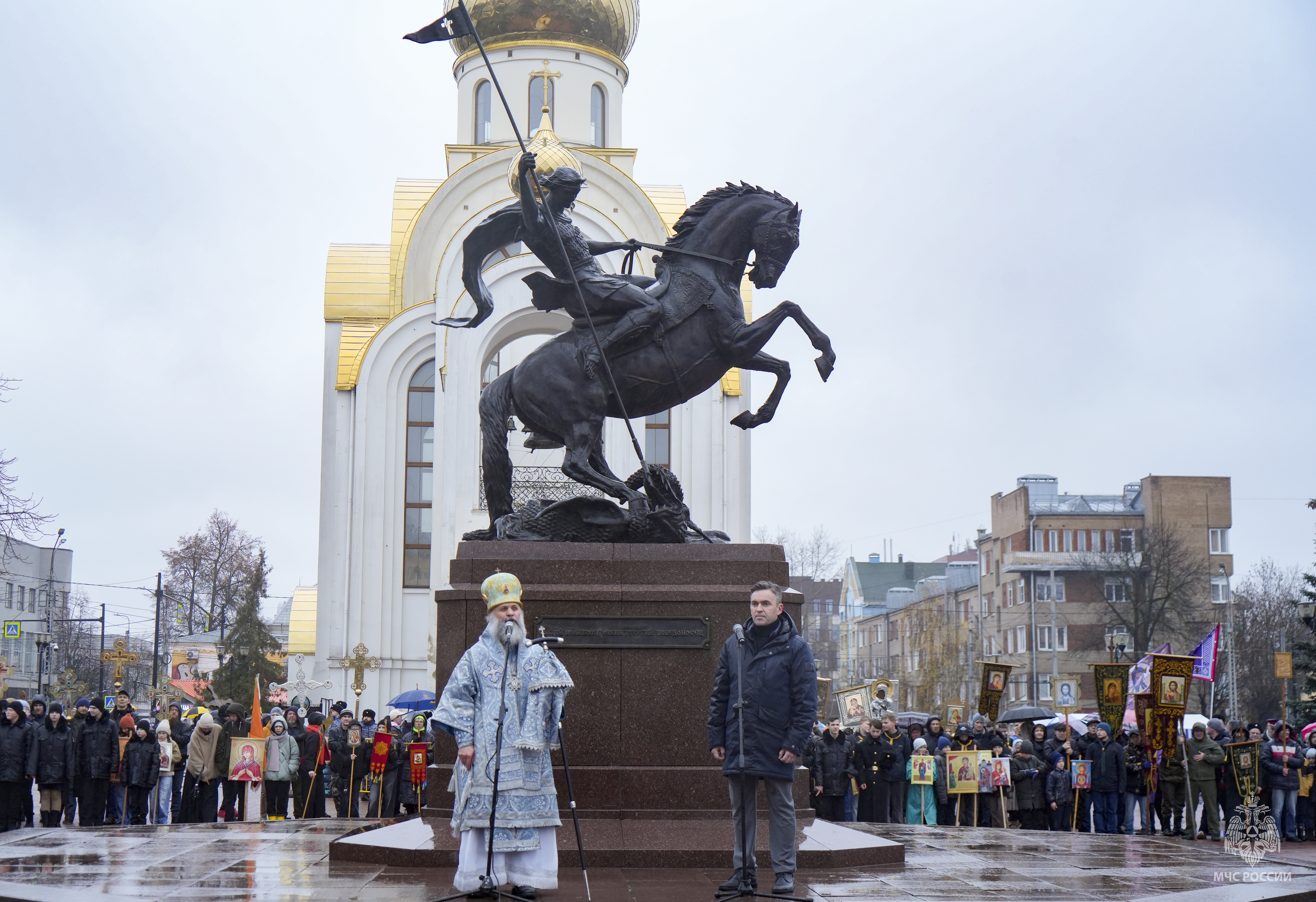 Патриотизм и вера: личный состав академии присоединился к традиционному крестному ходу