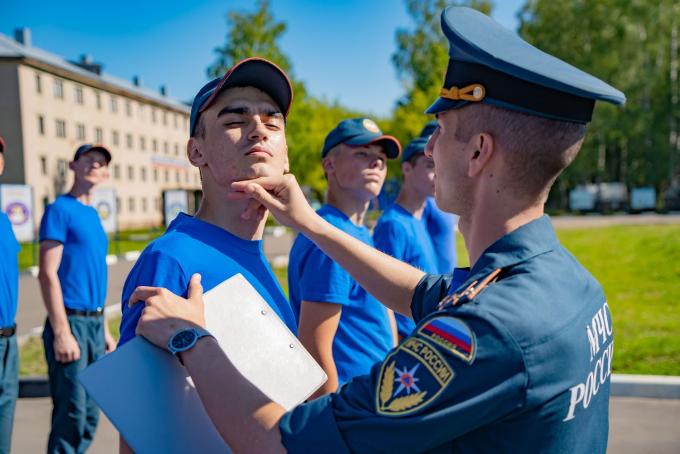 Курсанты, пополнившие личный состав Академии, проходят курс молодого бойца