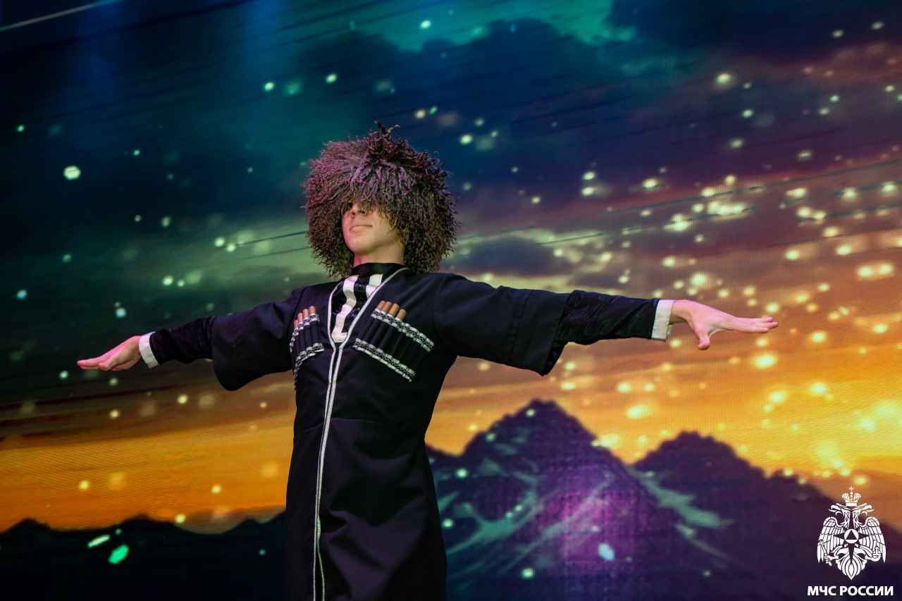 Чрезвычайное творчество на сцене академии