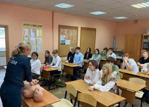 Преподаватели Академии провели урок по оказанию первой помощи для ивановских лицеистов и гимназистов