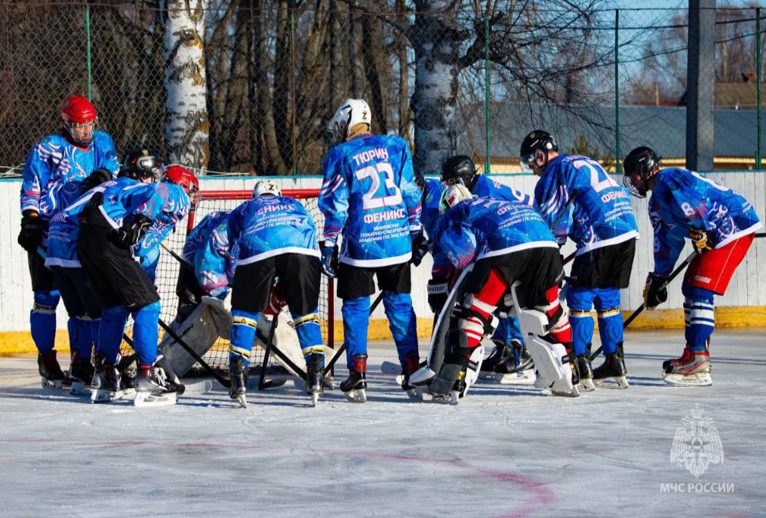 Академия одержала победу в матче чемпионата по хоккею