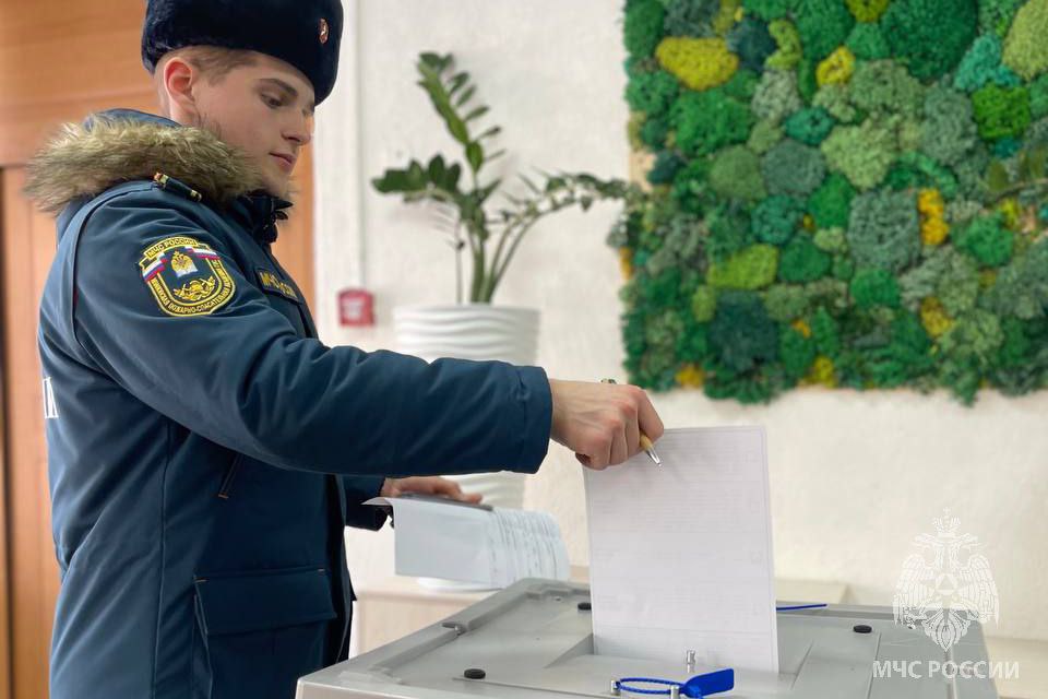 Постоянный и переменный составы Академии приняли участие в выборах Президента РФ