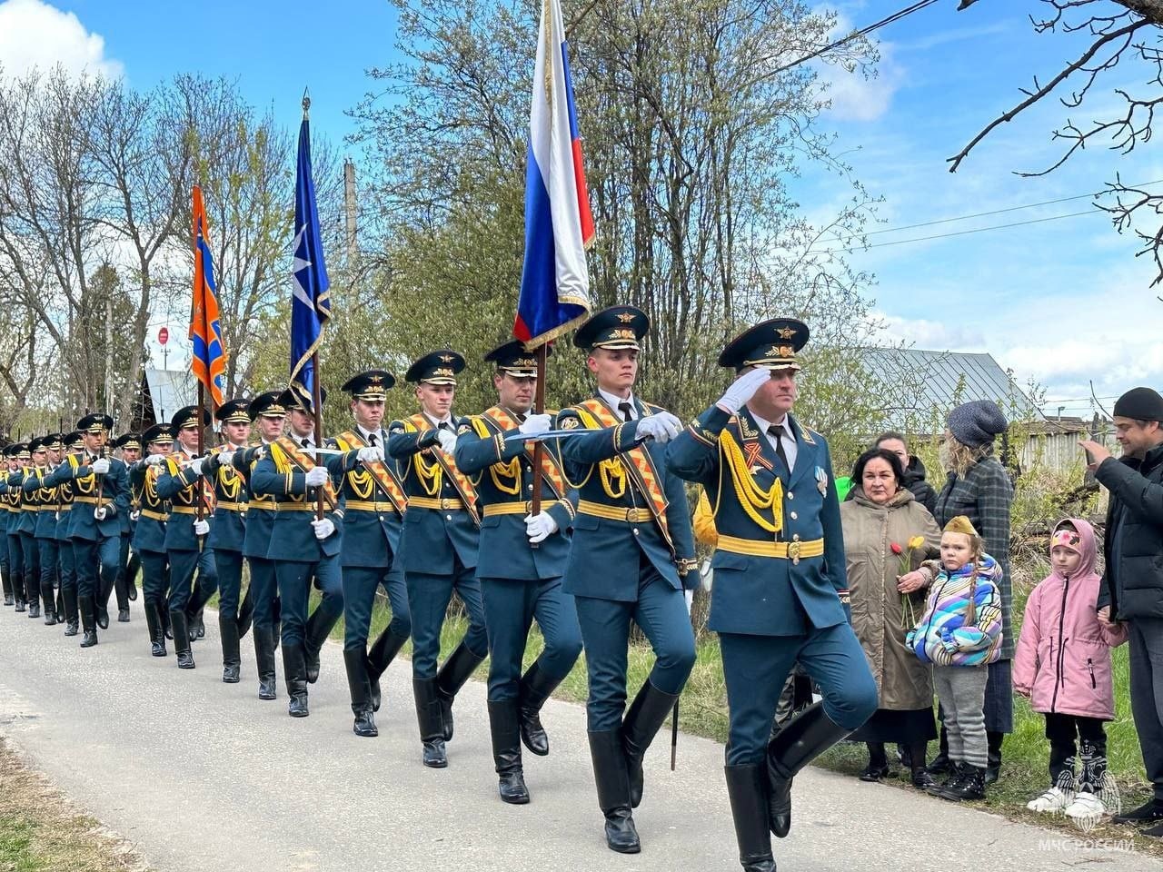 Личным составом Академии было организовано празднование Дня Победы в Великой Отечественной войне в поселке Ломы