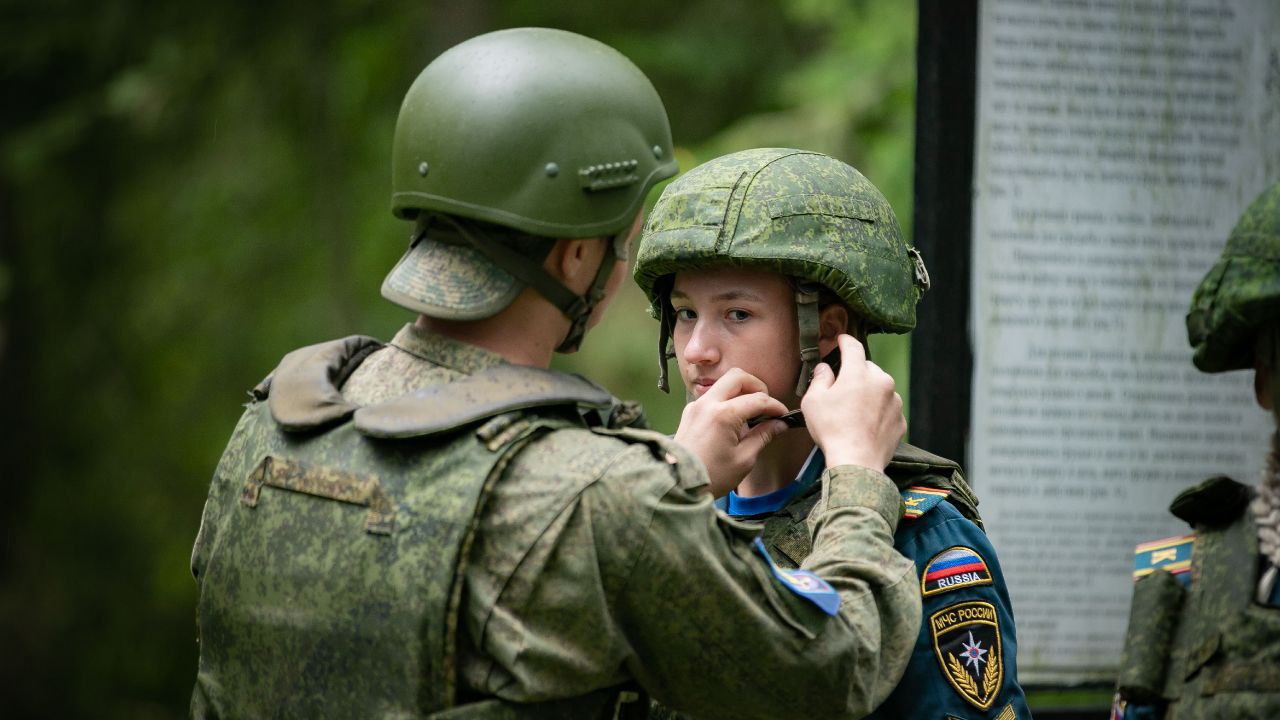 Курсанты-первокурсники Академии прошли огневую подготовку