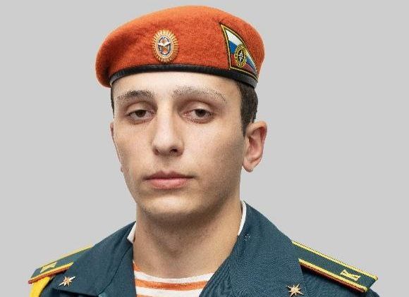 Курсант Академии Ахмед Анварбегов награждён медалью «За проявленное мужество»