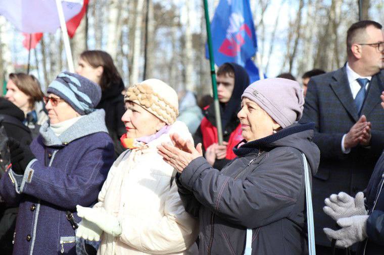 Патриотический концерт в парке Степанова объединил студентов, горожан и защитников Отечества