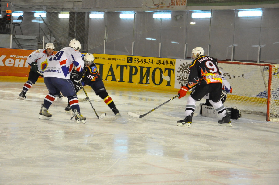 Открытие зимнего сезона 2014/2015 года по хоккею с шайбой среди взрослых и детских команд.