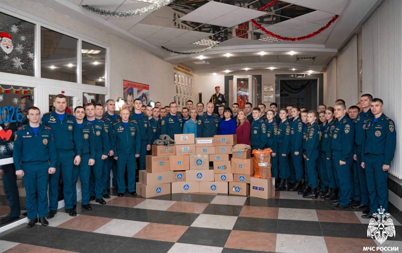  От сердца к сердцу: академия поддержала десантников