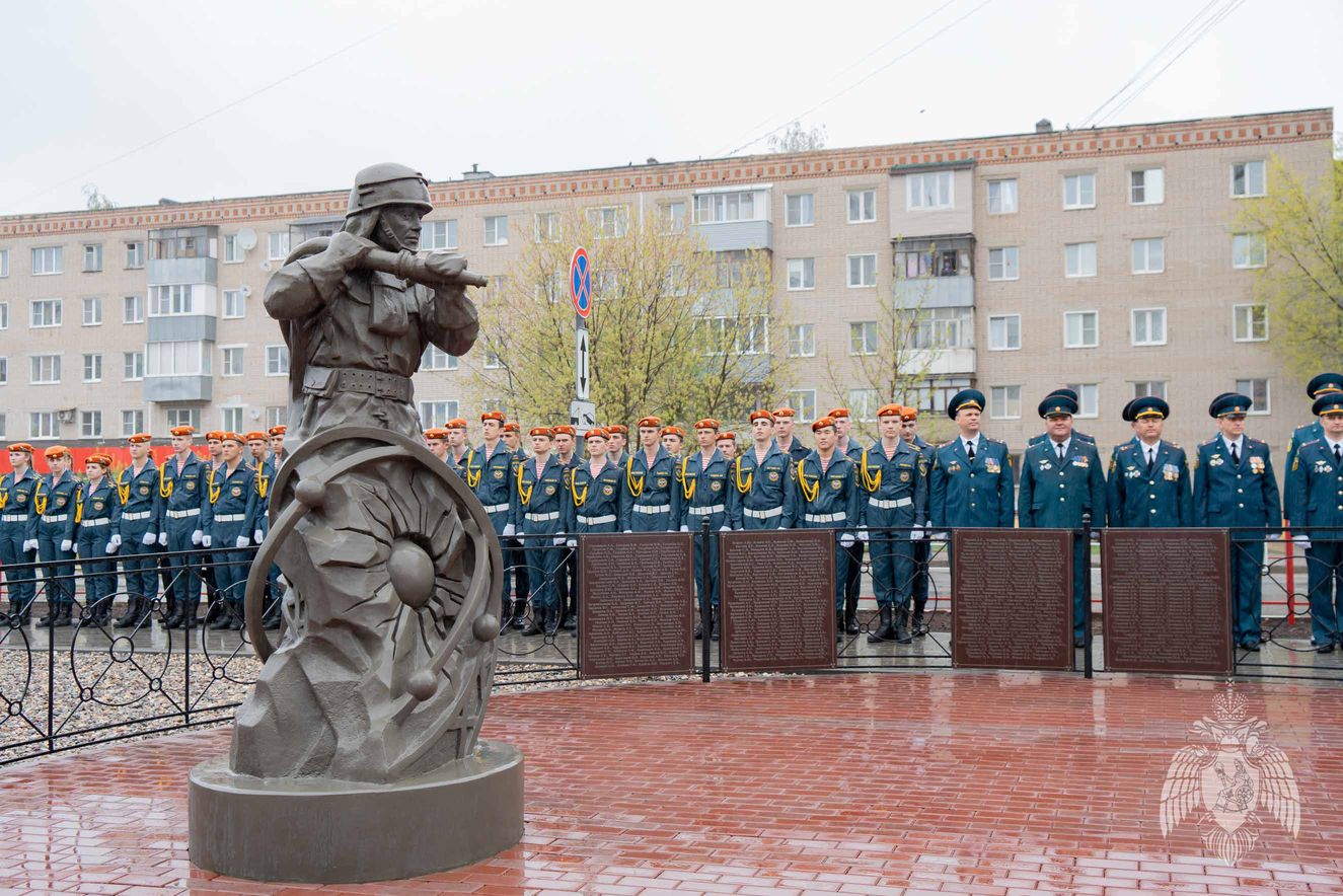 На Аллее славы спасателей состоялось торжественное открытие памятного мемориального комплекса «Опалённые чёрной звездой»