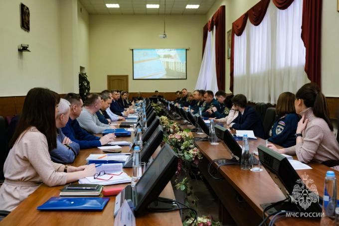 Руководство Академии принимает участие в семинаре образовательных организаций высшего образования МЧС России