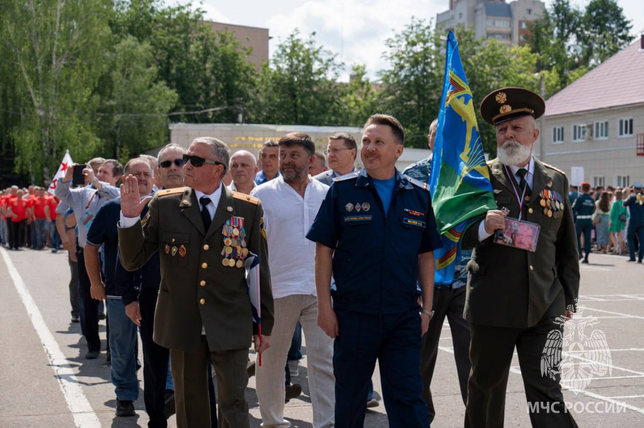 Выпускники вернулись в родные стены Академии